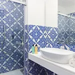 Blue Splendor Apartment *